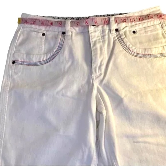 Mountain Lake Womens White Wash Denim Rainbow Trim Jean Shorts Size 10 Pockets - Picture 11 of 11